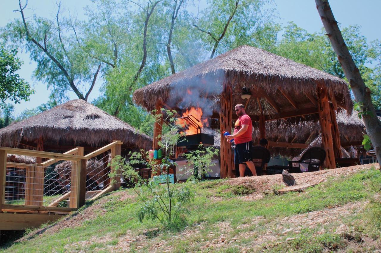 Son'S Guadalupe Glamping Tents - Adorable Riverside Glamping Tents Perfect A Family Getaway! New Braunfels Extérieur photo