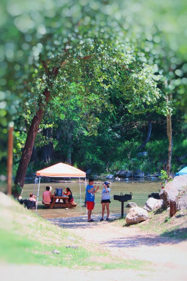 Son'S Guadalupe Glamping Tents - Adorable Riverside Glamping Tents Perfect A Family Getaway! New Braunfels Extérieur photo